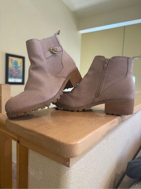 Annie Mauve-Taupe Kids Ankle Boots with Heart Accent